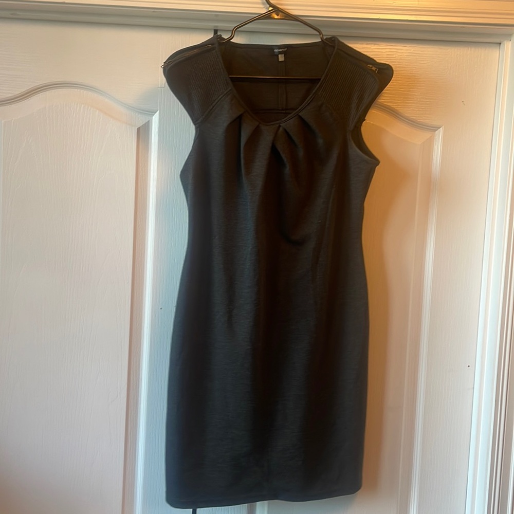 Gray Dress with zipper on shoulder